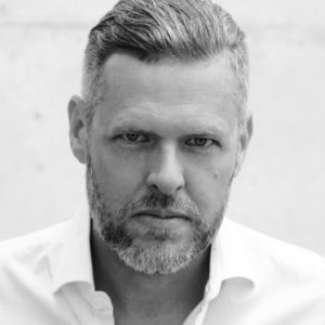 Portraitfoto von Christer Petersen, schwarz-weiß